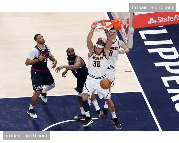 掘金阿隆戈登腿筋旧伤反复 健康状况成季后赛变数 掘金阿隆戈登腿筋旧伤反复 健康状况成季后赛变数